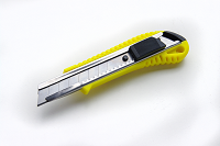 Ніж висувний 18мм з металевою направляючою, автозамок [12]