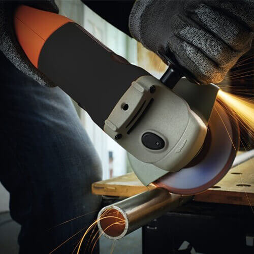 Зображення товару Шліфмашина кутова - болгарка мережева BLACK+DECKER KG1202 фото 4 Зображення Шліфмашина кутова - болгарка мережева BLACK+DECKER KG1202 фото 4