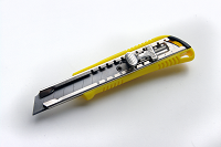 Ніж висувний 18мм металевий замок ShiftLock [12]