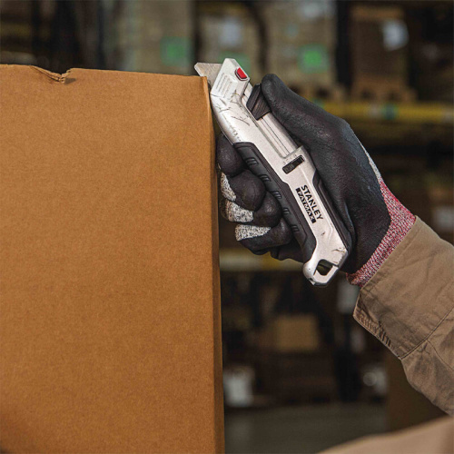 Зображення товару Ніж STANLEY "Tri-Slide Premium" безпечний з лезами для оздоблювальних робіт фото 6 Зображення Ніж STANLEY "Tri-Slide Premium" безпечний з лезами для оздоблювальних робіт фото 6