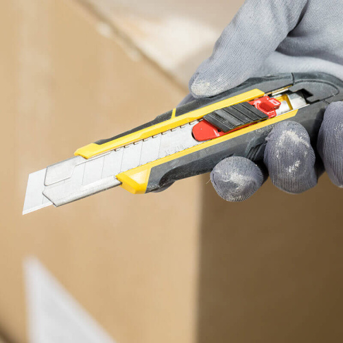 Зображення товару Ніж STANLEY "FatMax", 18-мм лезо з сегментами, що відламуються, гвинтовий фіксатор, L = 170 мм, вага фото 3 Зображення Ніж STANLEY "FatMax", 18-мм лезо з сегментами, що відламуються, гвинтовий фіксатор, L = 170 мм, вага фото 3