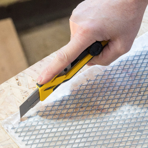 Зображення товару Ніж STANLEY зі стопорним гвинтом, 18-мм висувне лезо з сегментами, що відламуються. фото 5 Зображення Ніж STANLEY зі стопорним гвинтом, 18-мм висувне лезо з сегментами, що відламуються. фото 5